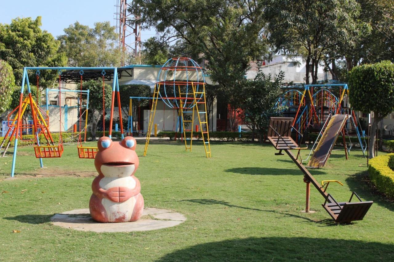 Fun And Food Resort & Holidays Harsola Bagian luar foto