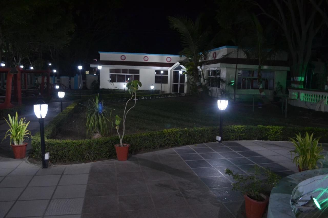 Fun And Food Resort & Holidays Harsola Bagian luar foto
